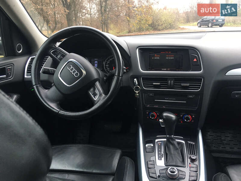 Внедорожник / Кроссовер Audi Q5 2009 в Владимире