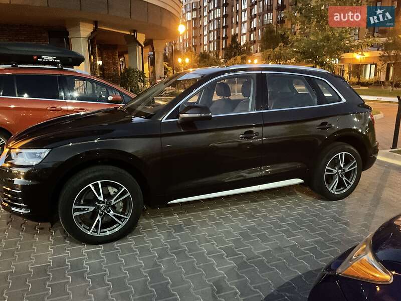 Внедорожник / Кроссовер Audi Q5 2017 в Киеве