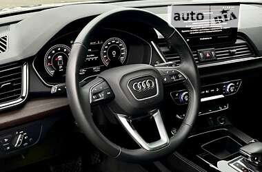 Внедорожник / Кроссовер Audi Q5 2021 в 