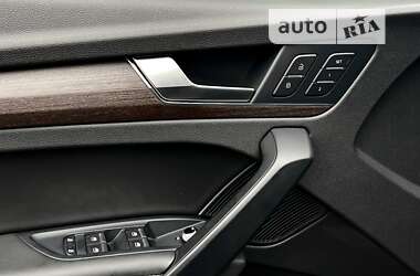 Внедорожник / Кроссовер Audi Q5 2021 в 