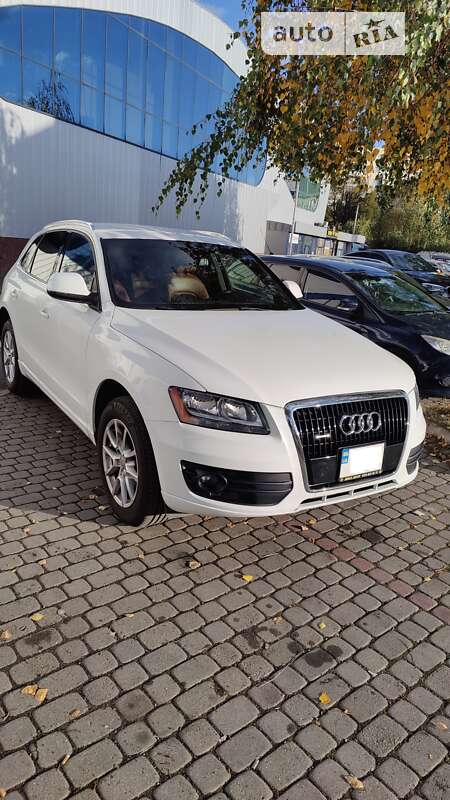 Внедорожник / Кроссовер Audi Q5 2010 в Ужгороде