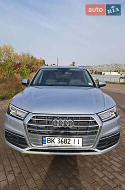 Внедорожник / Кроссовер Audi Q5 2018 в Ровно