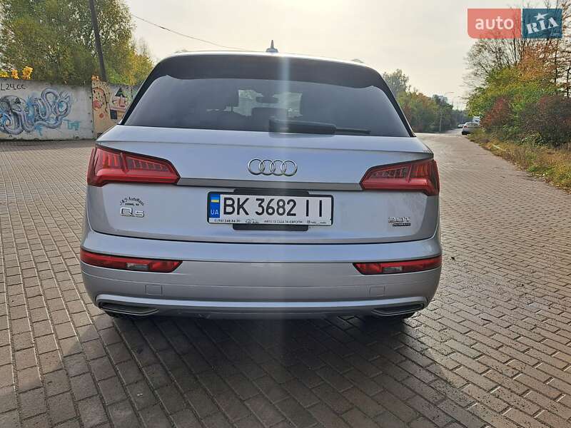 Внедорожник / Кроссовер Audi Q5 2018 в Ровно