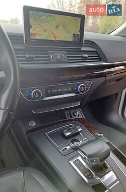 Внедорожник / Кроссовер Audi Q5 2018 в 