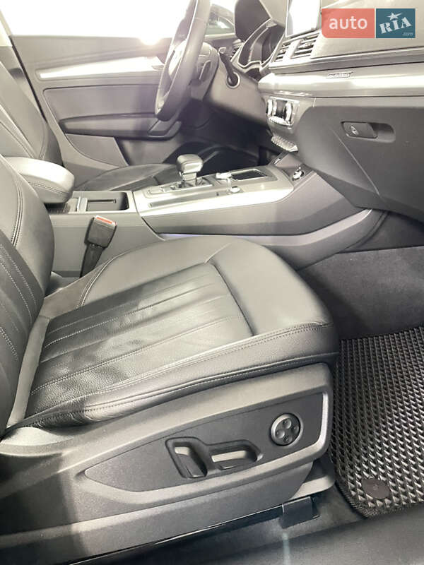Внедорожник / Кроссовер Audi Q5 2019 в Ивано-Франковске