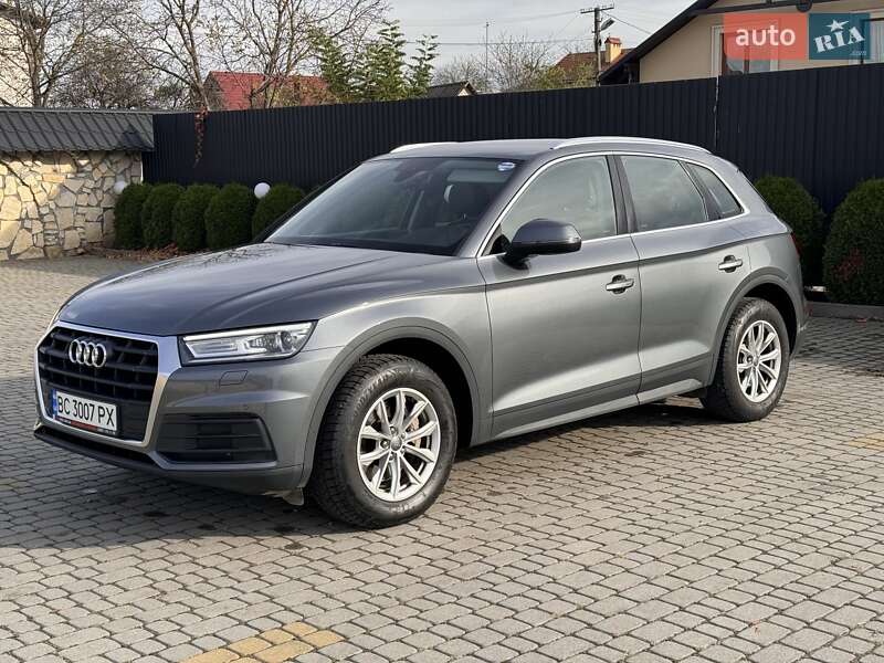 Внедорожник / Кроссовер Audi Q5 2020 в 