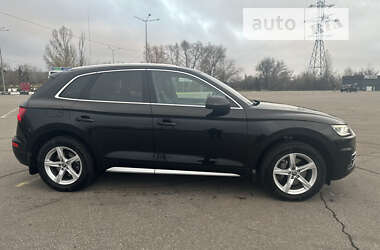Внедорожник / Кроссовер Audi Q5 2017 в 