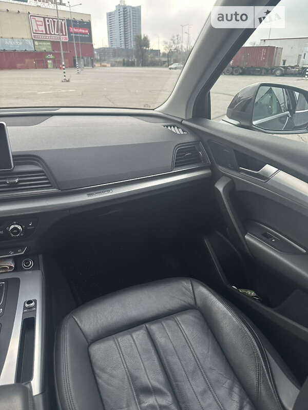 Внедорожник / Кроссовер Audi Q5 2017 в Виннице