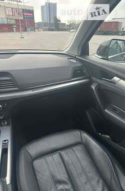 Внедорожник / Кроссовер Audi Q5 2017 в 