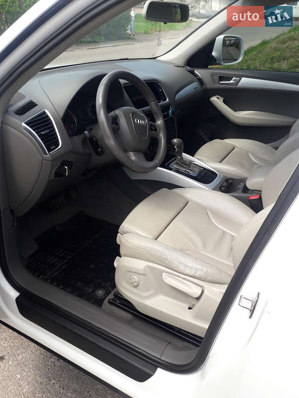 Внедорожник / Кроссовер Audi Q5 2009 в Самборе