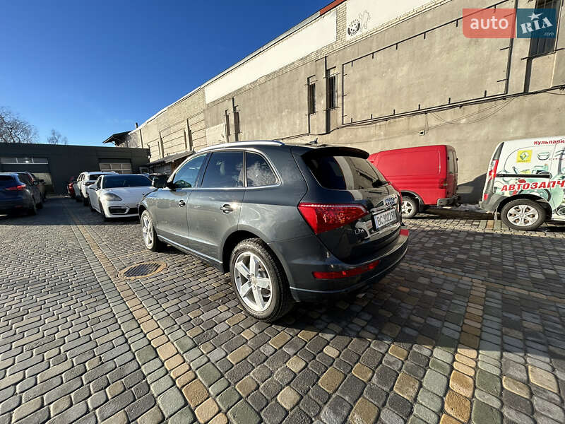 Внедорожник / Кроссовер Audi Q5 2011 в Львове