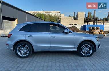 Внедорожник / Кроссовер Audi Q5 2012 в 