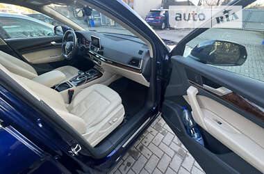 Внедорожник / Кроссовер Audi Q5 2016 в 