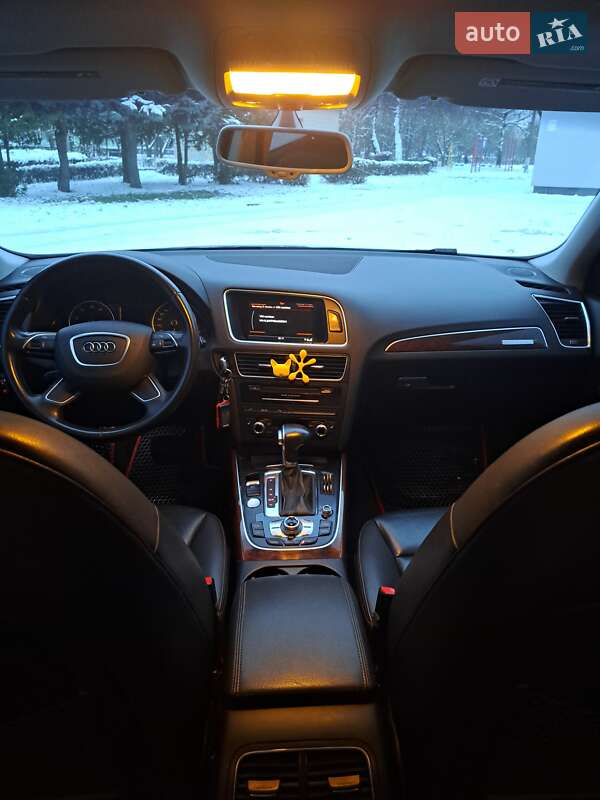 Позашляховик / Кросовер Audi Q5 2015 в Луцьку