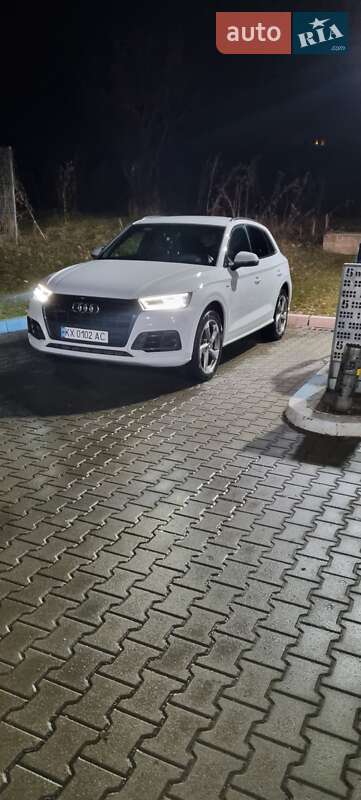 Внедорожник / Кроссовер Audi Q5 2018 в Киеве