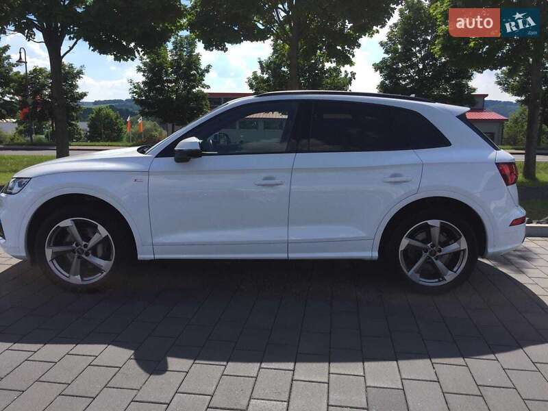 Внедорожник / Кроссовер Audi Q5 2018 в Киеве
