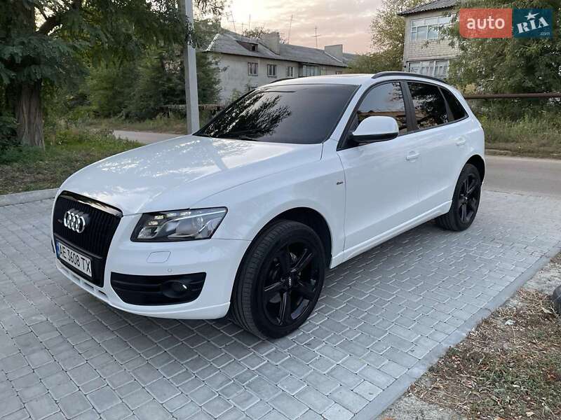 Внедорожник / Кроссовер Audi Q5 2010 в Днепре