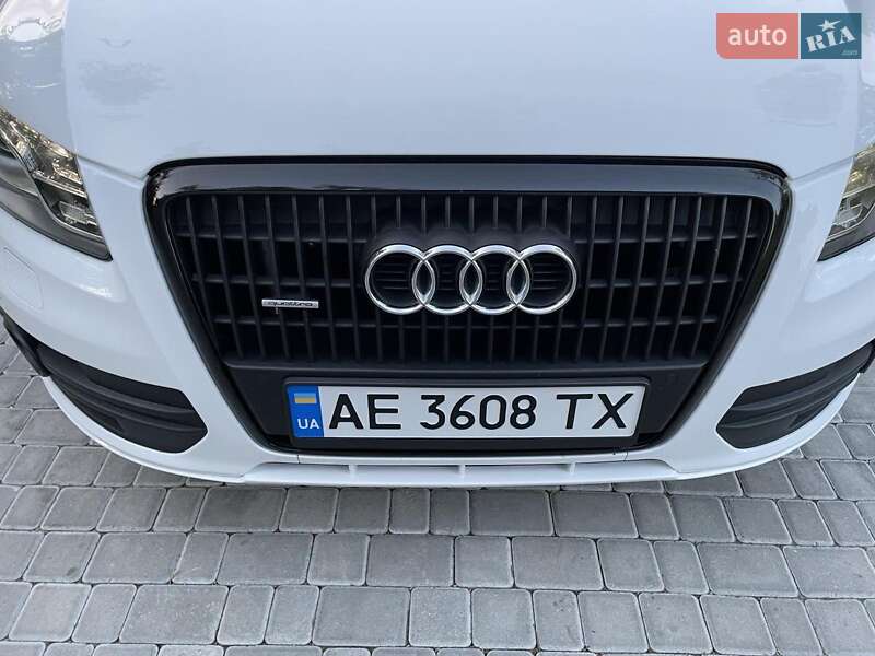 Внедорожник / Кроссовер Audi Q5 2010 в Днепре