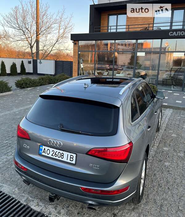 Внедорожник / Кроссовер Audi Q5 2014 в Ужгороде