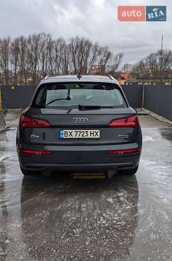 Внедорожник / Кроссовер Audi Q5 2019 в 