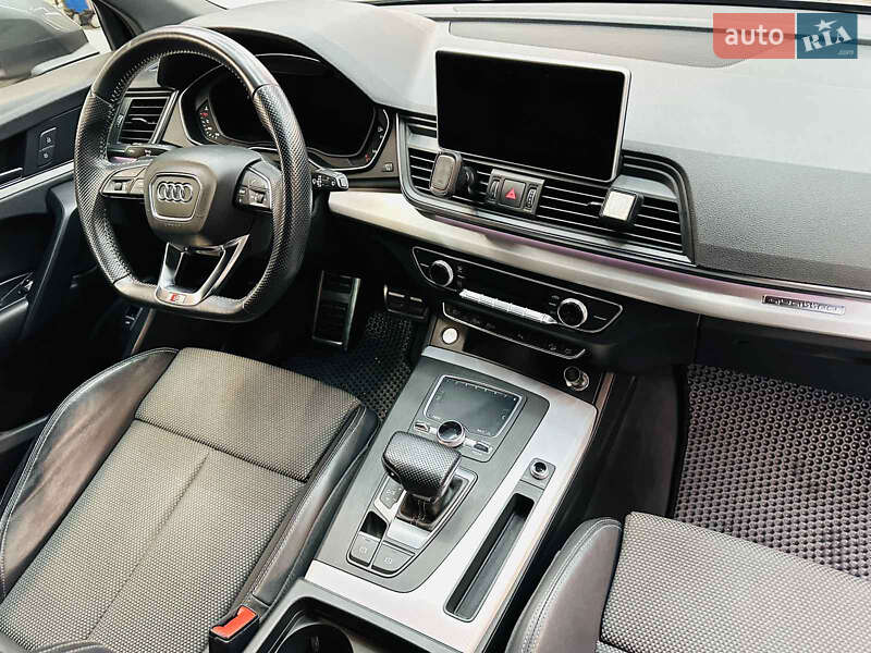 Внедорожник / Кроссовер Audi Q5 2019 в Луцке