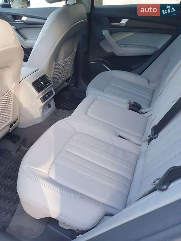 Позашляховик / Кросовер Audi Q5 2021 в Києві