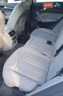 Внедорожник / Кроссовер Audi Q5 2021 в 