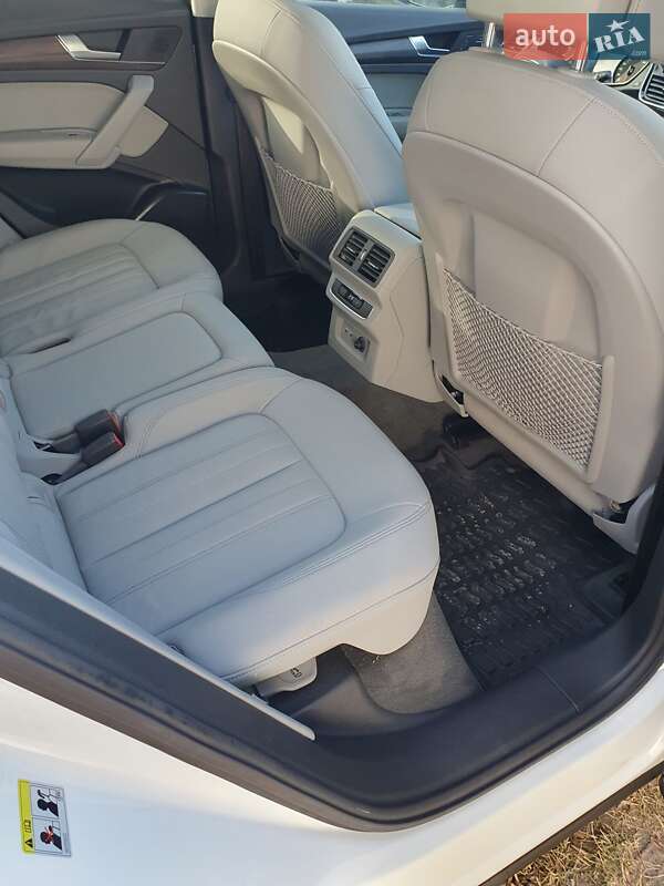 Позашляховик / Кросовер Audi Q5 2021 в Києві
