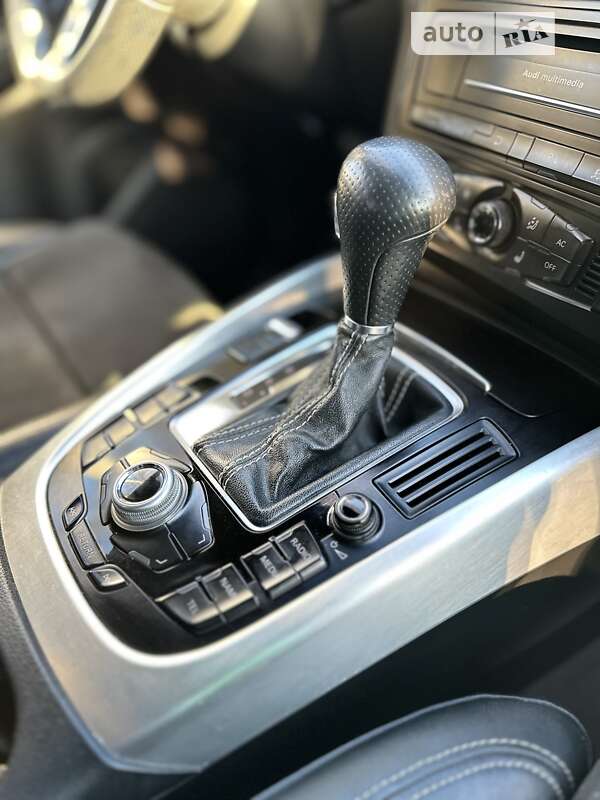 Внедорожник / Кроссовер Audi Q5 2011 в Черновцах
