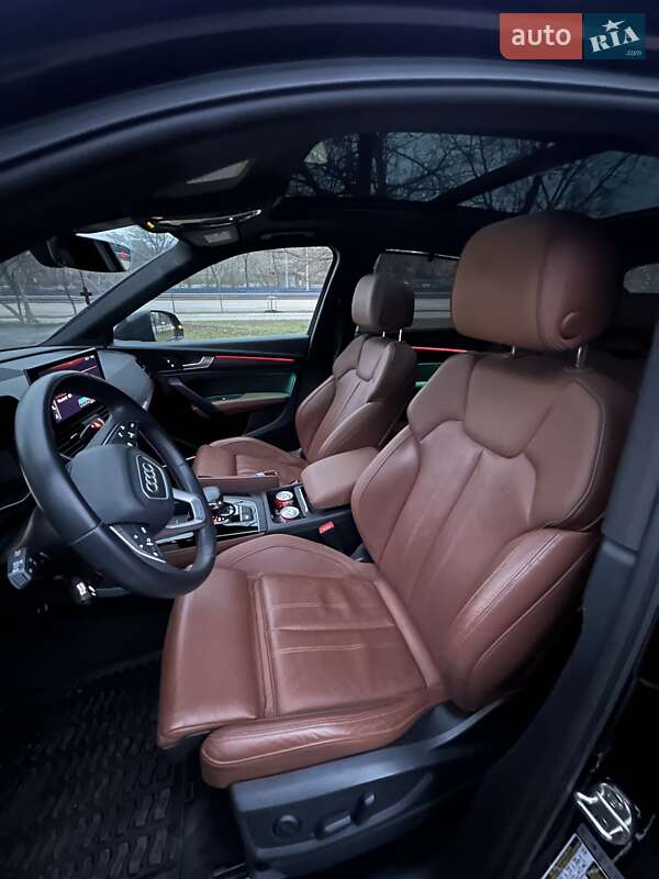 Внедорожник / Кроссовер Audi Q5 2021 в Киеве