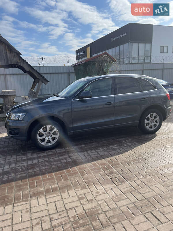 Внедорожник / Кроссовер Audi Q5 2009 в Полтаве