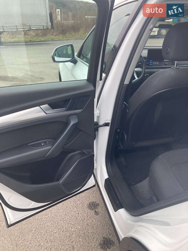 Позашляховик / Кросовер Audi Q5 2019 в Ужгороді