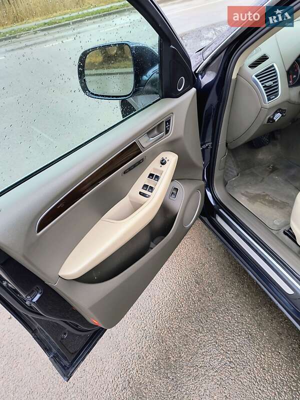 Внедорожник / Кроссовер Audi Q5 2011 в Львове