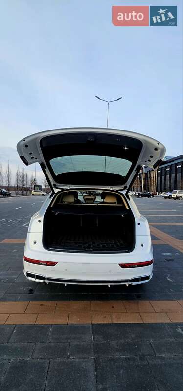 Внедорожник / Кроссовер Audi Q5 2019 в Одессе