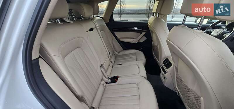 Внедорожник / Кроссовер Audi Q5 2019 в Одессе