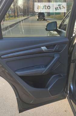 Внедорожник / Кроссовер Audi Q5 2019 в 