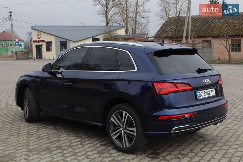 Позашляховик / Кросовер Audi Q5 2017 в Львові