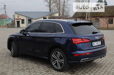 Позашляховик / Кросовер Audi Q5 2017 в Львові