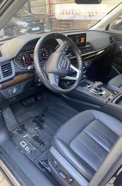 Внедорожник / Кроссовер Audi Q5 2018 в 