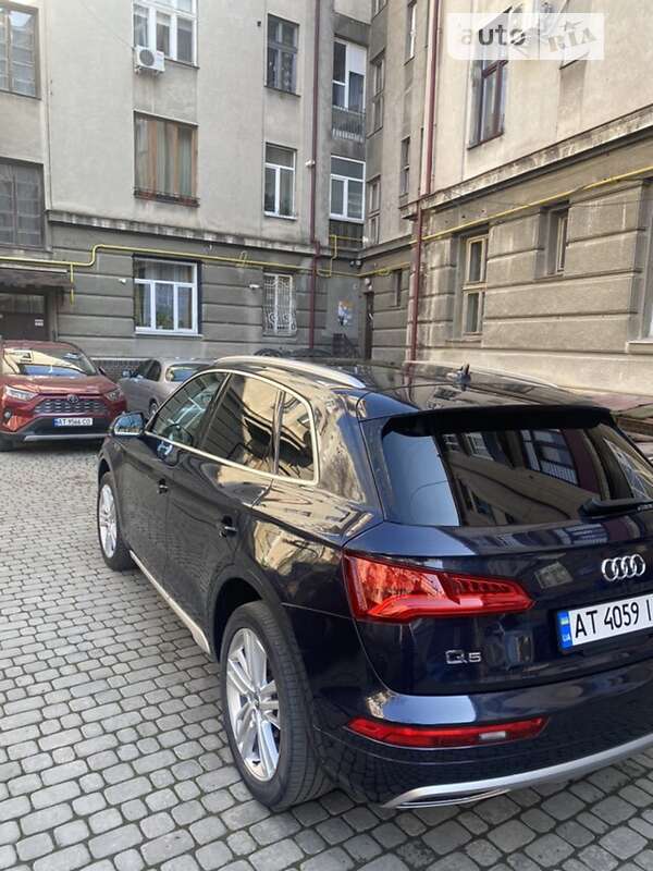 Внедорожник / Кроссовер Audi Q5 2018 в Ивано-Франковске