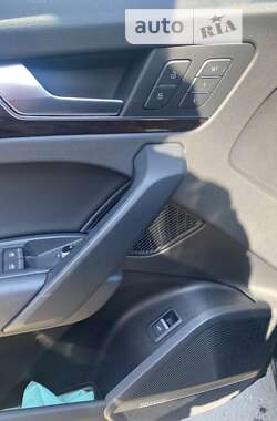 Внедорожник / Кроссовер Audi Q5 2018 в 