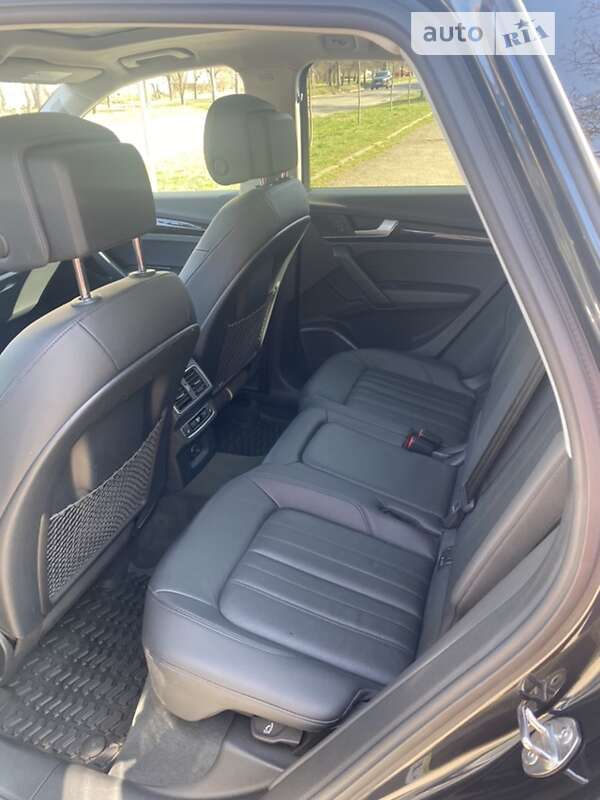 Внедорожник / Кроссовер Audi Q5 2018 в Ивано-Франковске