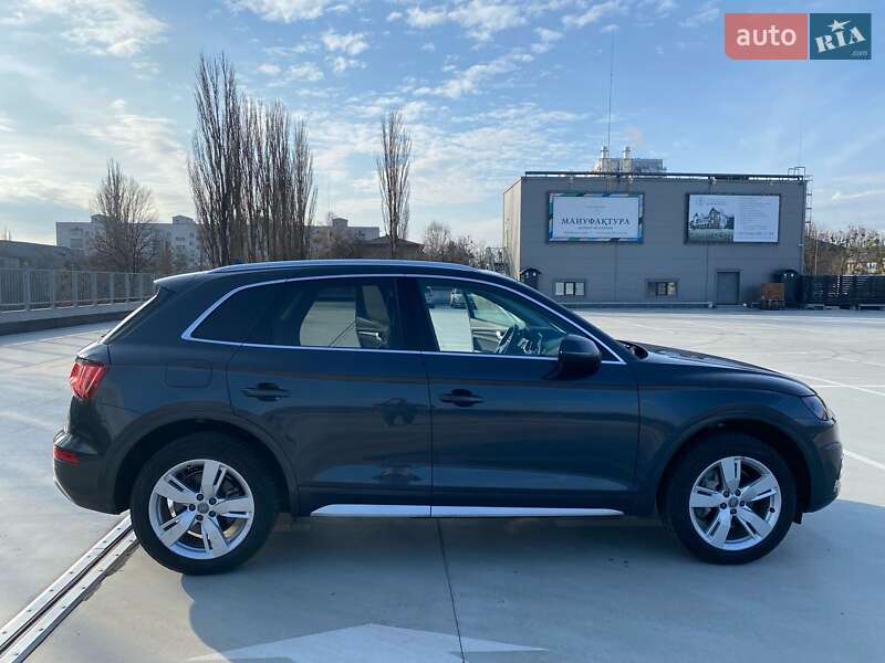 Внедорожник / Кроссовер Audi Q5 2018 в Киеве