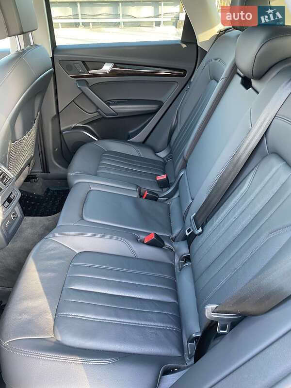 Внедорожник / Кроссовер Audi Q5 2018 в Киеве