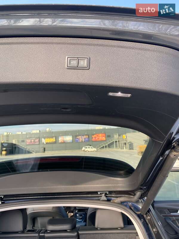 Внедорожник / Кроссовер Audi Q5 2018 в Киеве