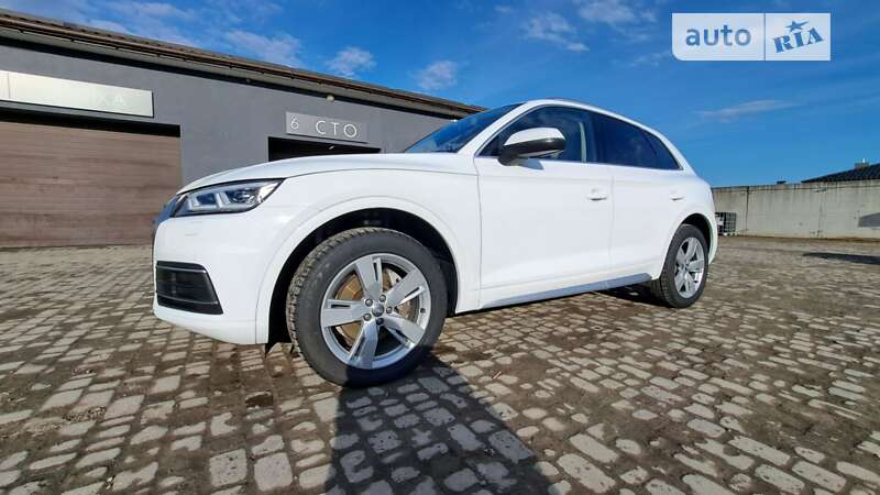 Внедорожник / Кроссовер Audi Q5 2017 в Стрые