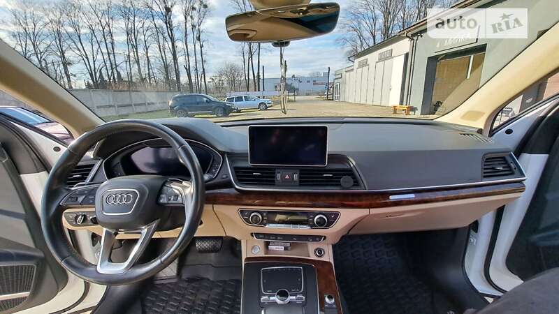 Внедорожник / Кроссовер Audi Q5 2017 в Стрые