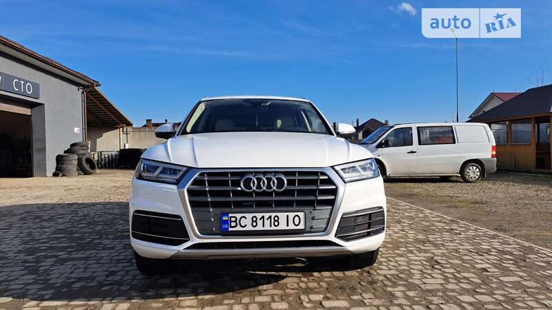Внедорожник / Кроссовер Audi Q5 2017 в Стрые