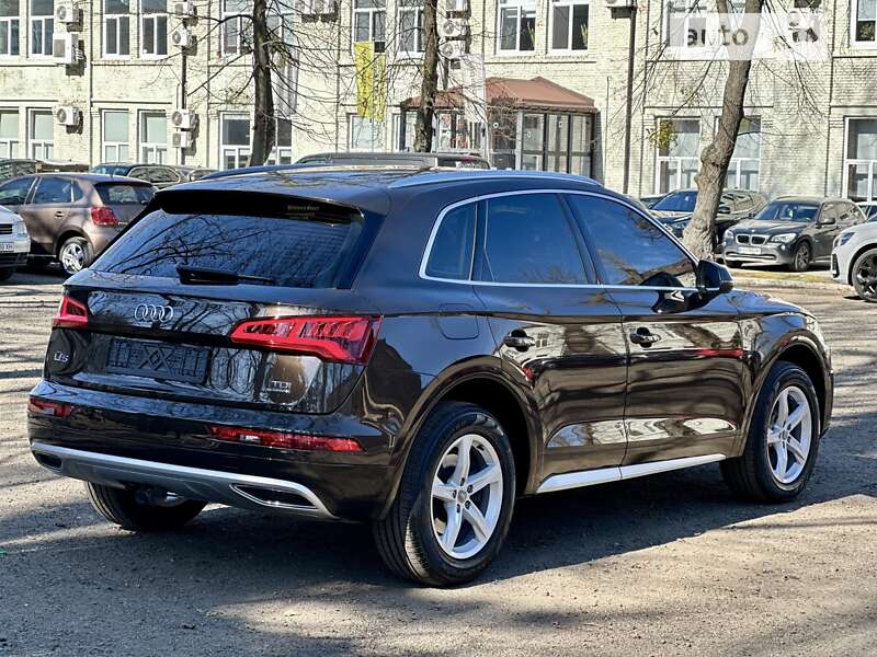 Позашляховик / Кросовер Audi Q5 2018 в Києві