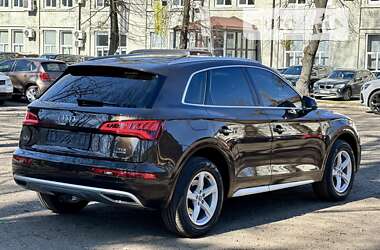 Внедорожник / Кроссовер Audi Q5 2018 в 